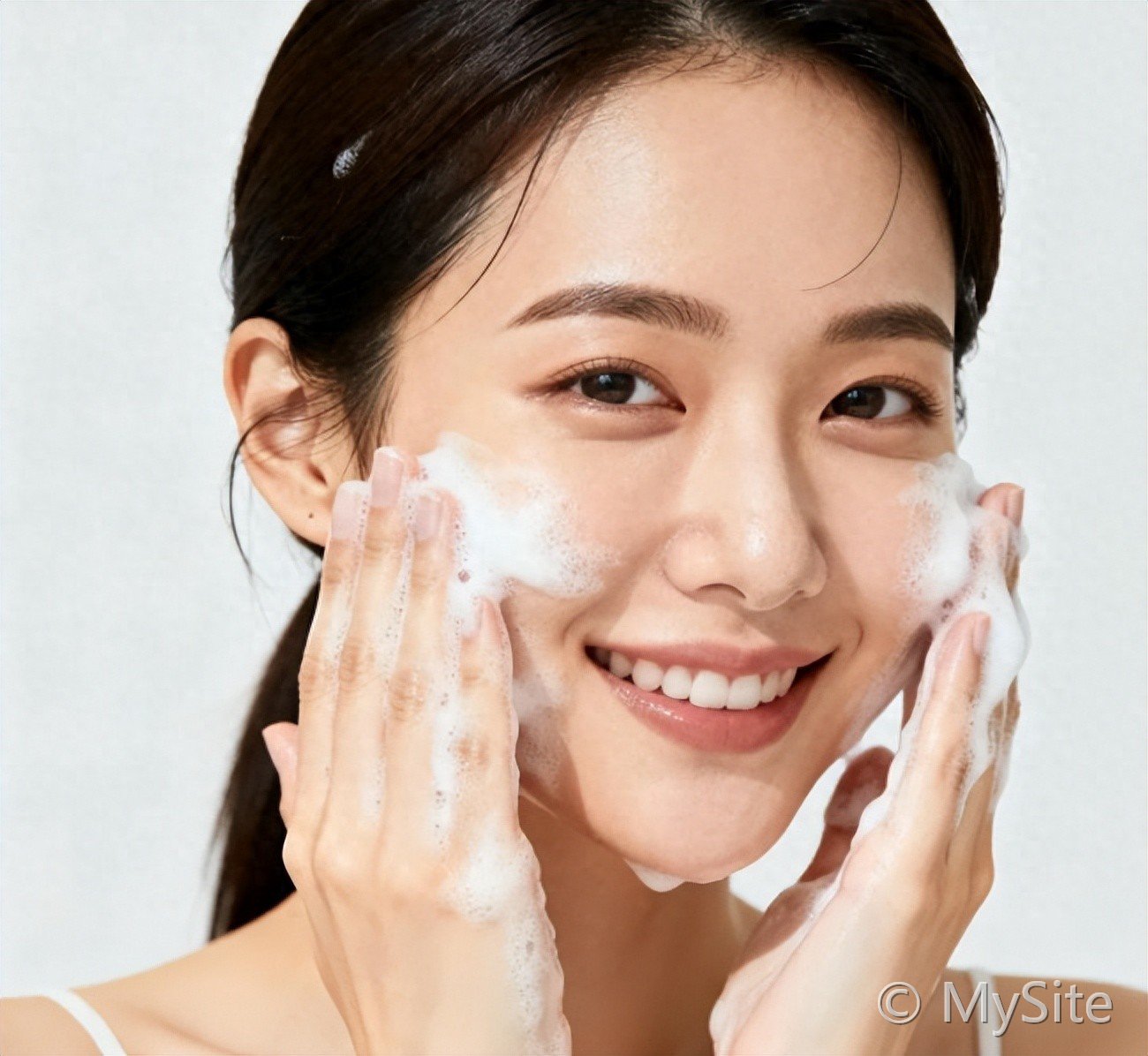 你每天都在“毁脸”：皂基洁面 vs 氨基酸洁面的真相